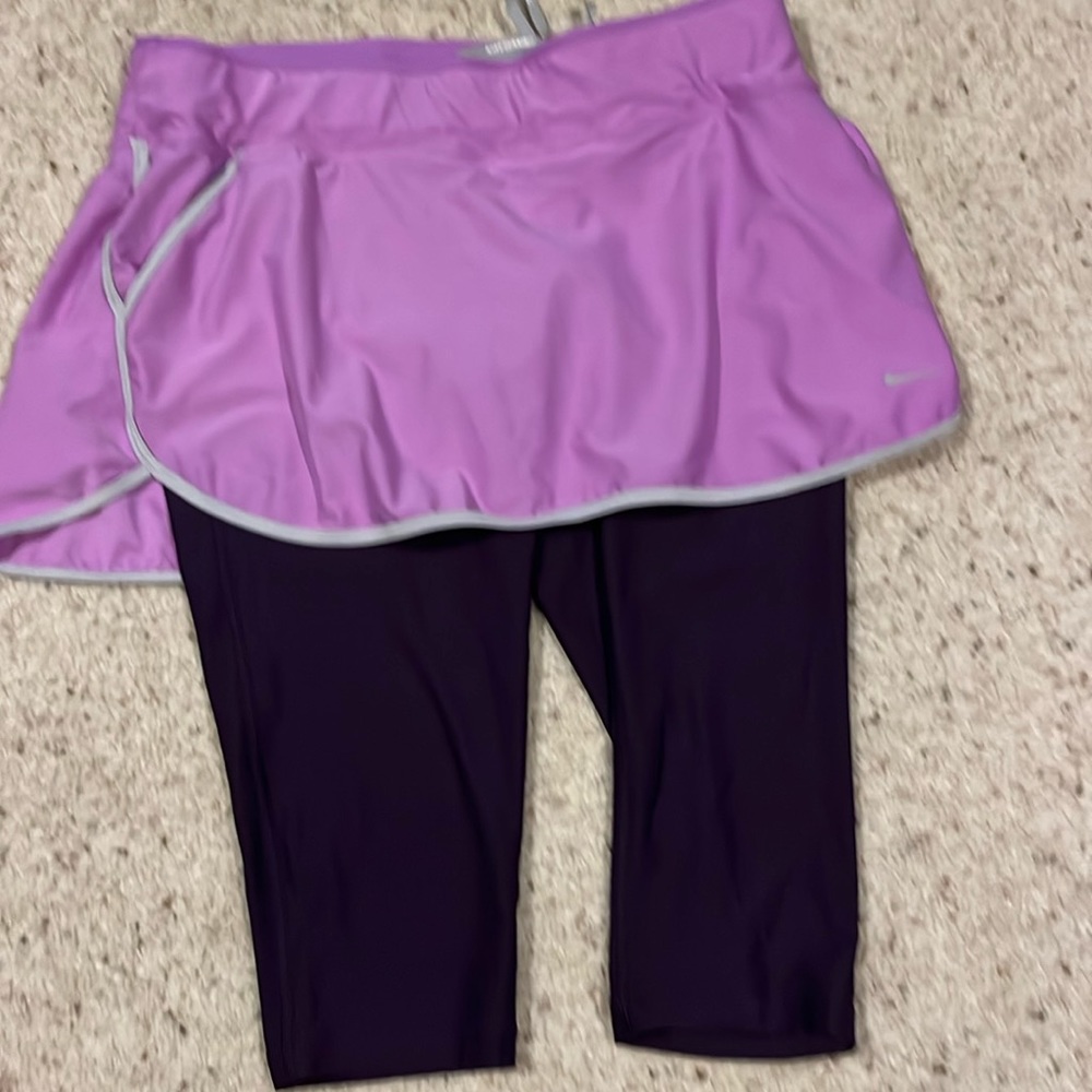 Nike dri fit sport capri leggings